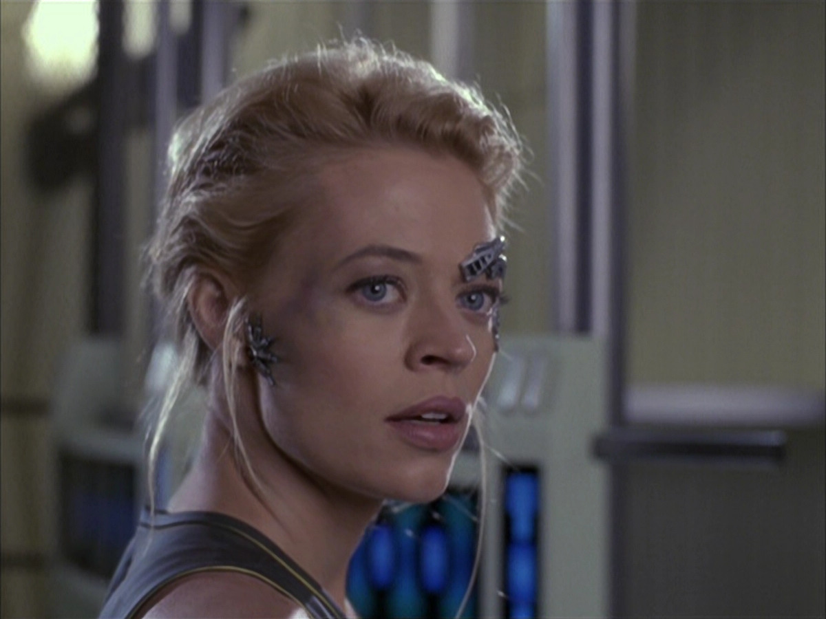 extant_StarTrek_VOY_6x15-Tsunkatse_02562.jpg