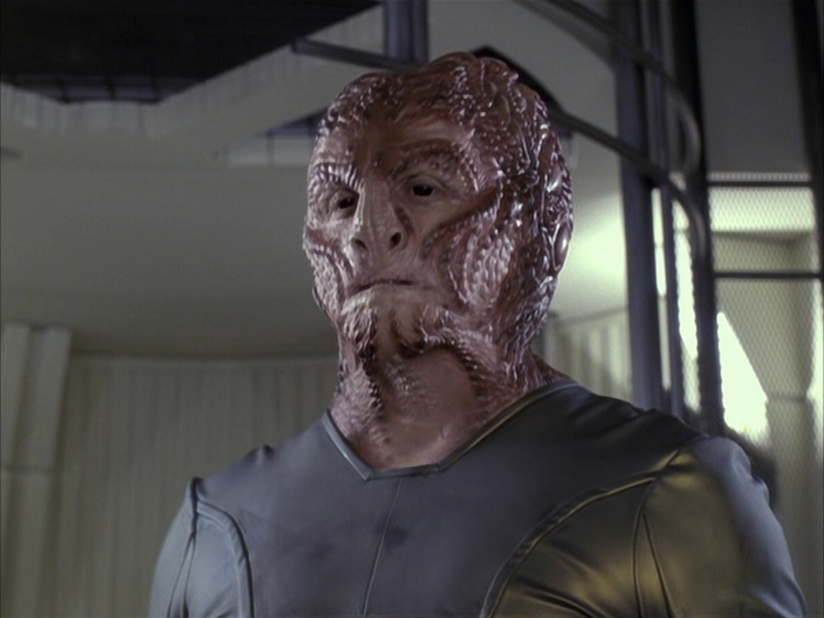 extant_StarTrek_VOY_6x15-Tsunkatse_02569.jpg