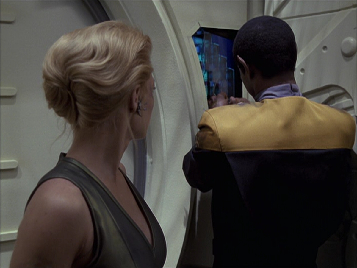 extant_StarTrek_VOY_6x15-Tsunkatse_02585.jpg