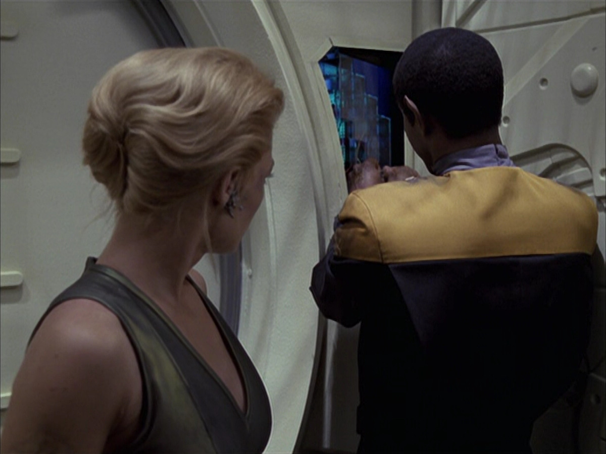 extant_StarTrek_VOY_6x15-Tsunkatse_02588.jpg