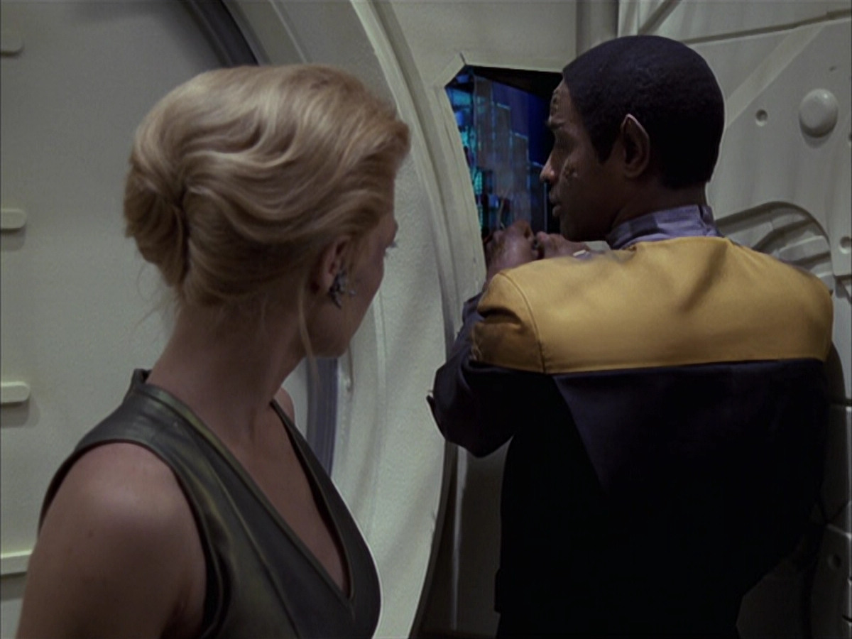 extant_StarTrek_VOY_6x15-Tsunkatse_02589.jpg