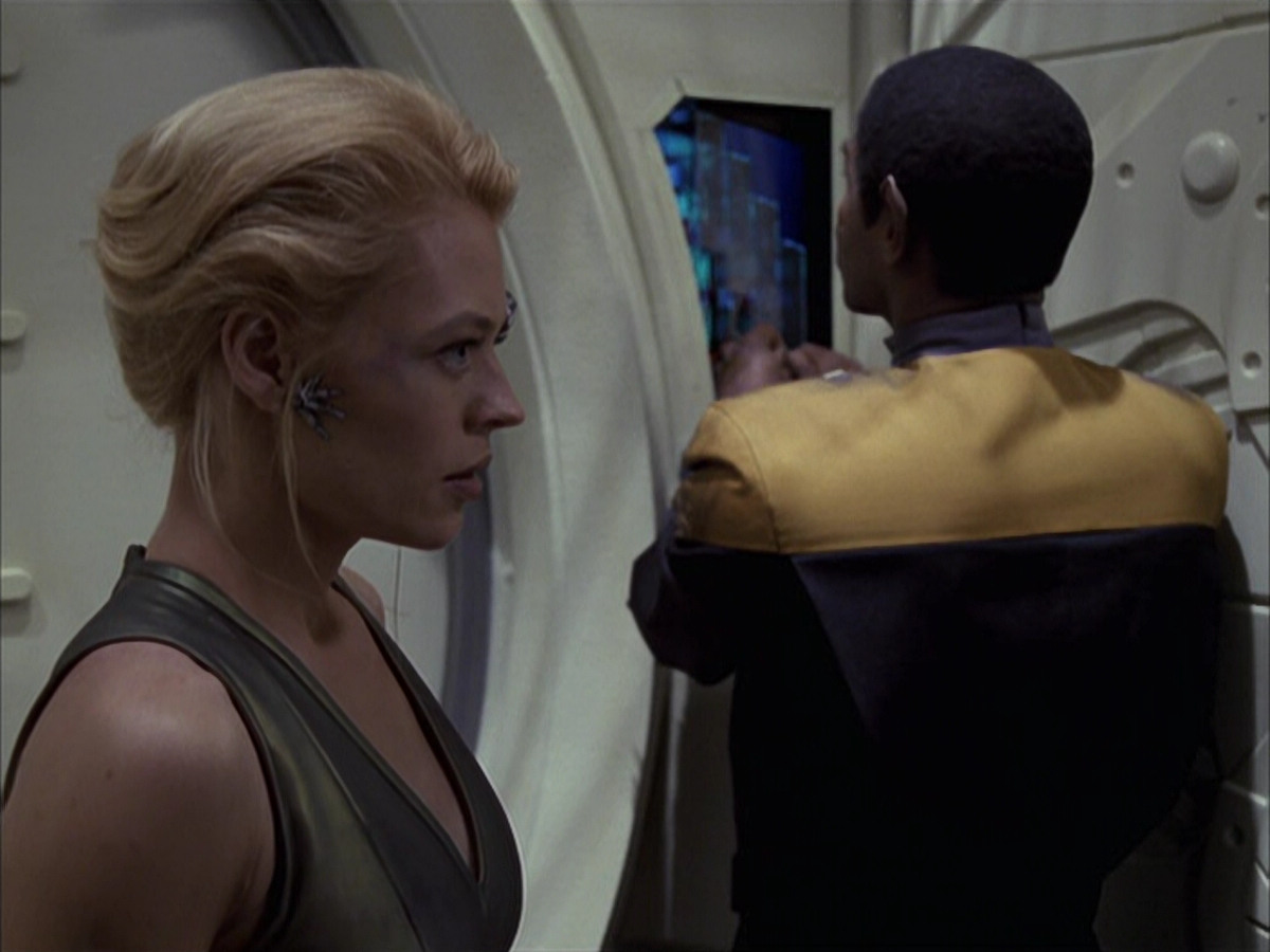 extant_StarTrek_VOY_6x15-Tsunkatse_02593.jpg