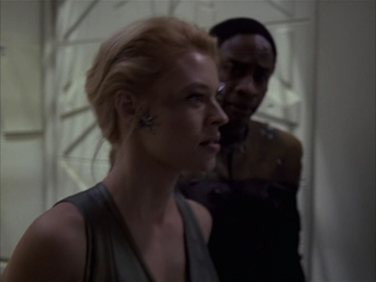 extant_StarTrek_VOY_6x15-Tsunkatse_02607.jpg