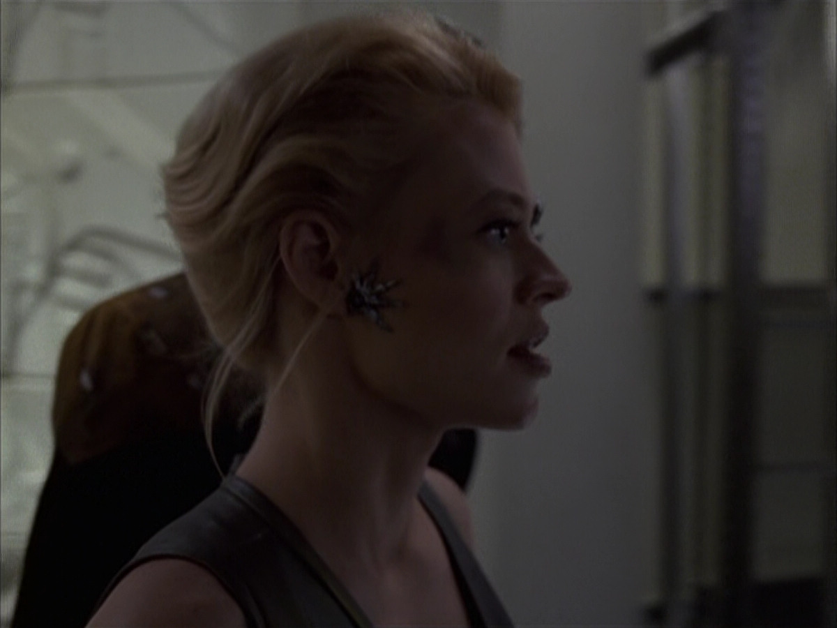 extant_StarTrek_VOY_6x15-Tsunkatse_02608.jpg