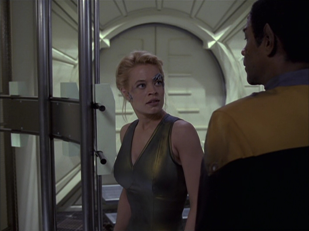 extant_StarTrek_VOY_6x15-Tsunkatse_02617.jpg