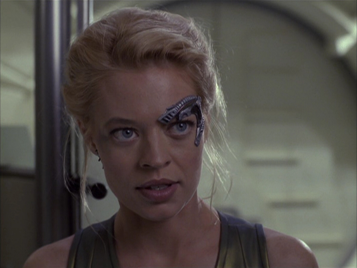 extant_StarTrek_VOY_6x15-Tsunkatse_02638.jpg