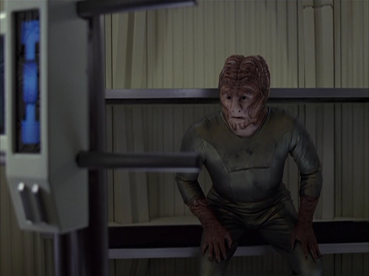 extant_StarTrek_VOY_6x15-Tsunkatse_02657.jpg