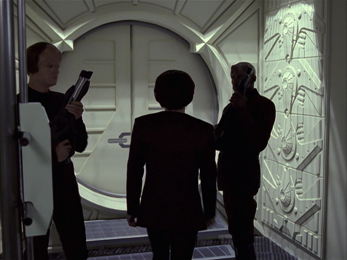 extant_StarTrek_VOY_6x15-Tsunkatse_02691.jpg