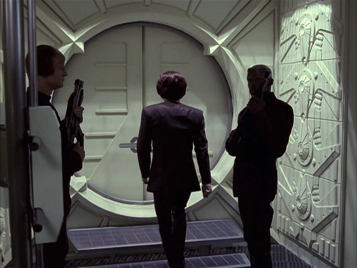 extant_StarTrek_VOY_6x15-Tsunkatse_02692.jpg