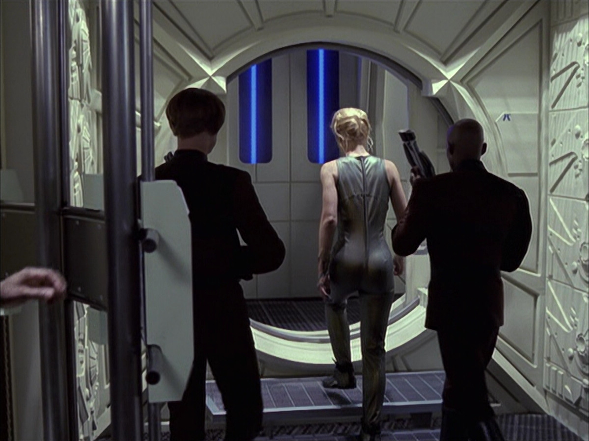 extant_StarTrek_VOY_6x15-Tsunkatse_02698.jpg