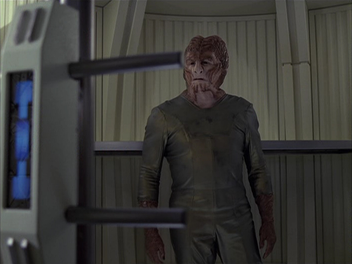 extant_StarTrek_VOY_6x15-Tsunkatse_02705.jpg