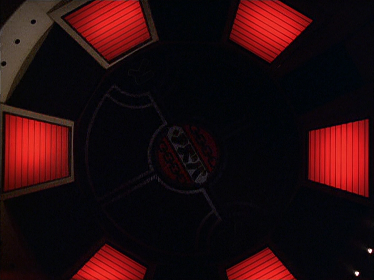 extant_StarTrek_VOY_6x15-Tsunkatse_02720.jpg