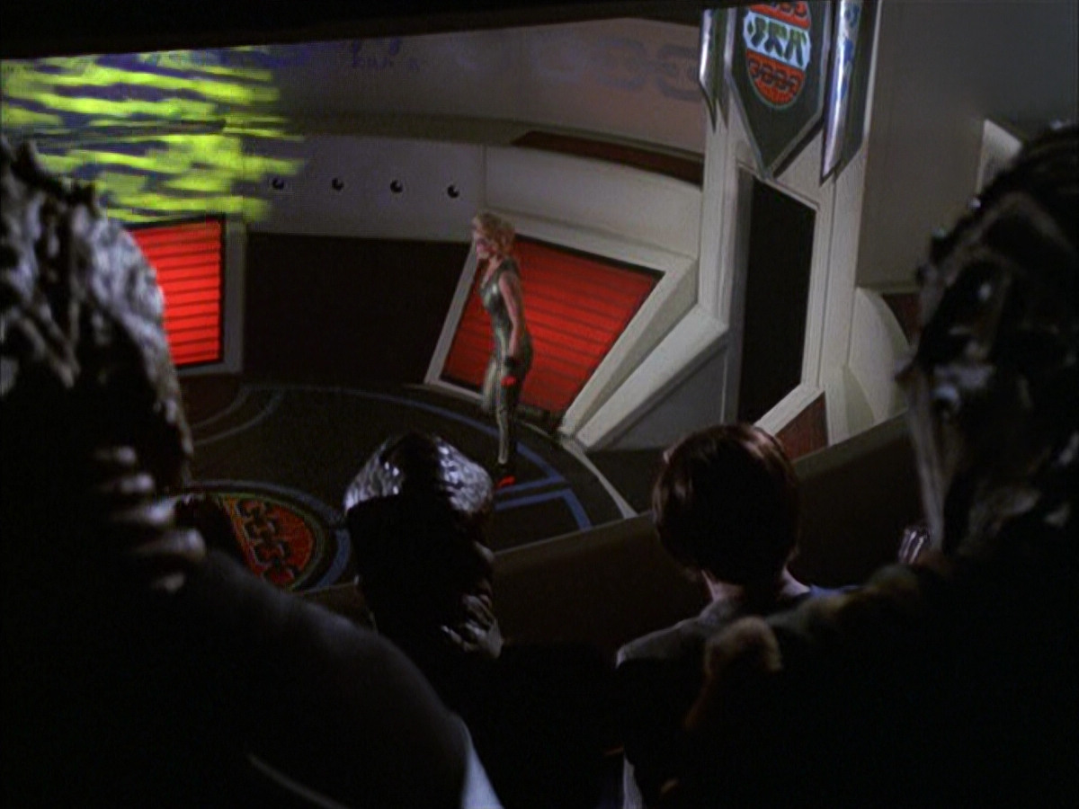 extant_StarTrek_VOY_6x15-Tsunkatse_02737.jpg