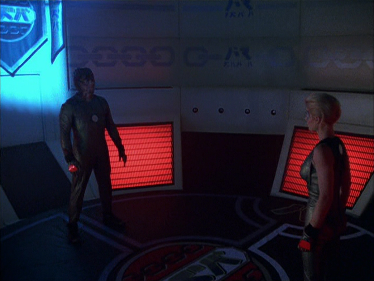extant_StarTrek_VOY_6x15-Tsunkatse_02788.jpg
