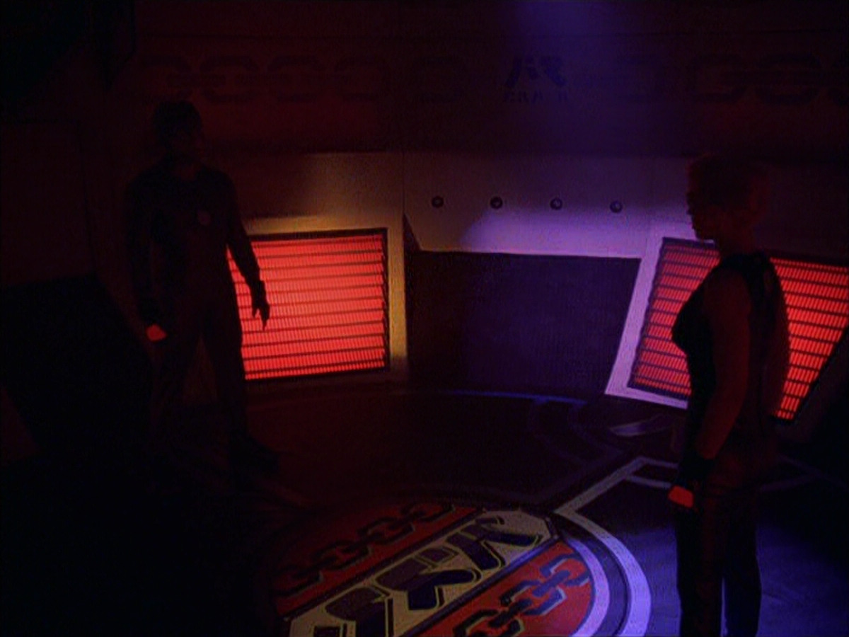extant_StarTrek_VOY_6x15-Tsunkatse_02791.jpg