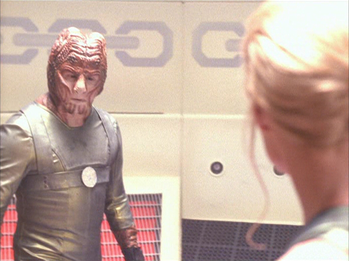 extant_StarTrek_VOY_6x15-Tsunkatse_02807.jpg