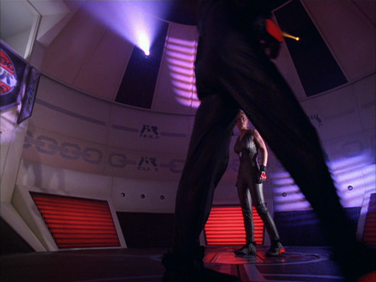 extant_StarTrek_VOY_6x15-Tsunkatse_02823.jpg
