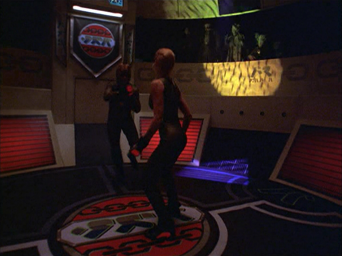 extant_StarTrek_VOY_6x15-Tsunkatse_02845.jpg