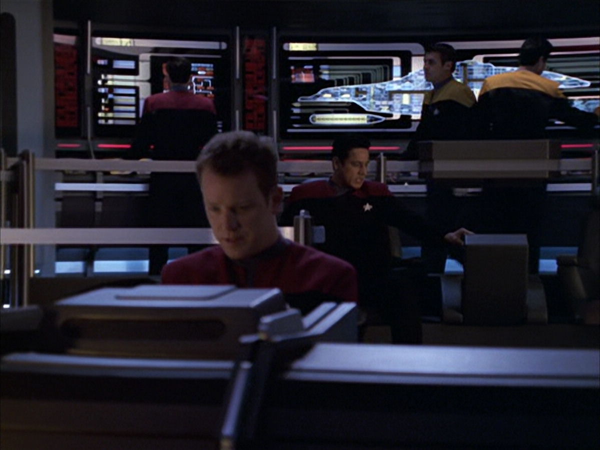 extant_StarTrek_VOY_6x15-Tsunkatse_02859.jpg