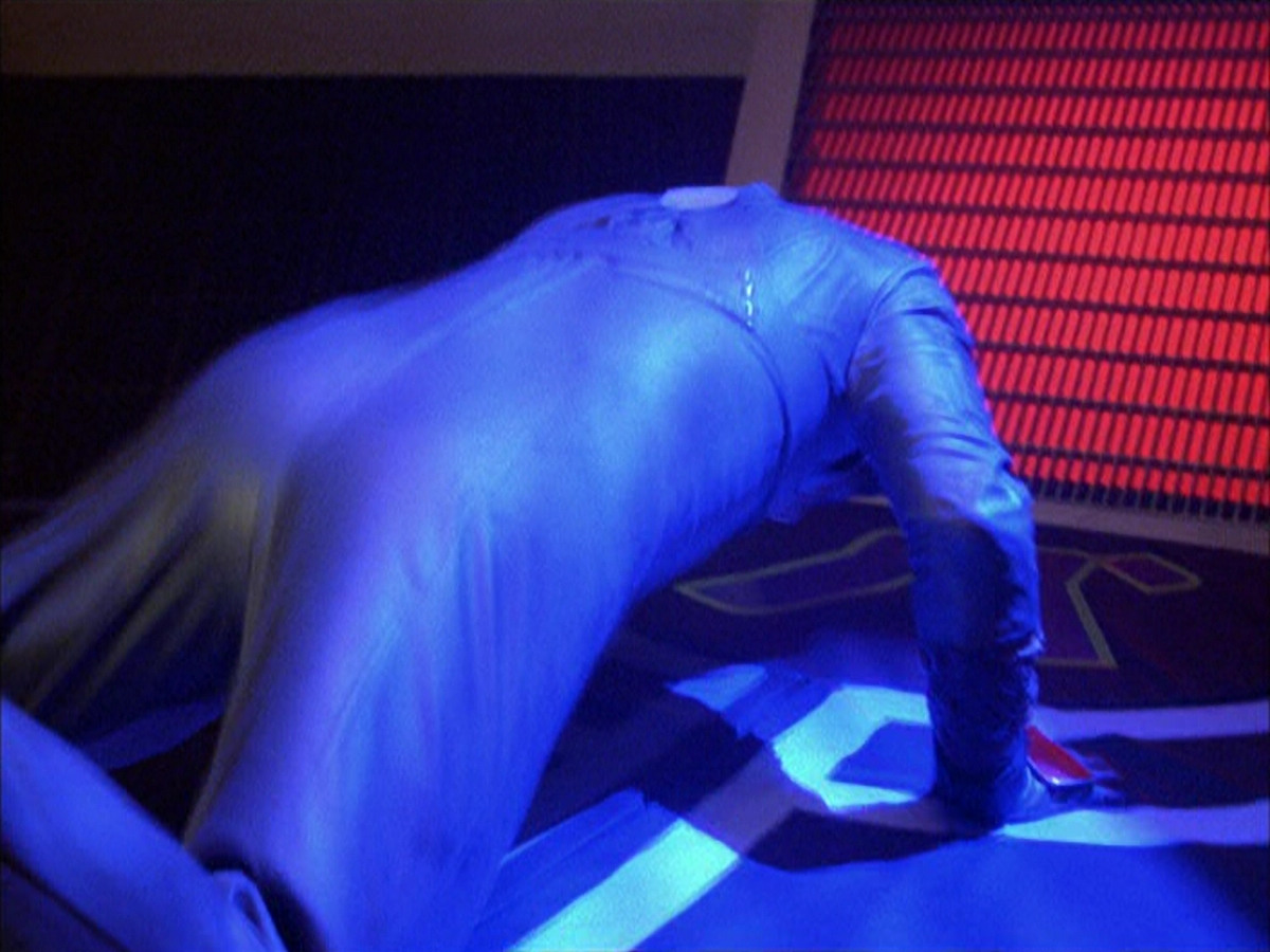 extant_StarTrek_VOY_6x15-Tsunkatse_02930.jpg