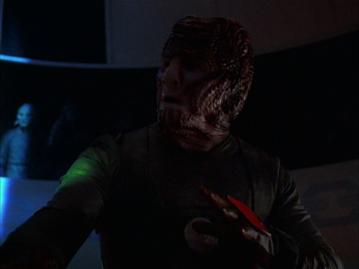 extant_StarTrek_VOY_6x15-Tsunkatse_02942.jpg