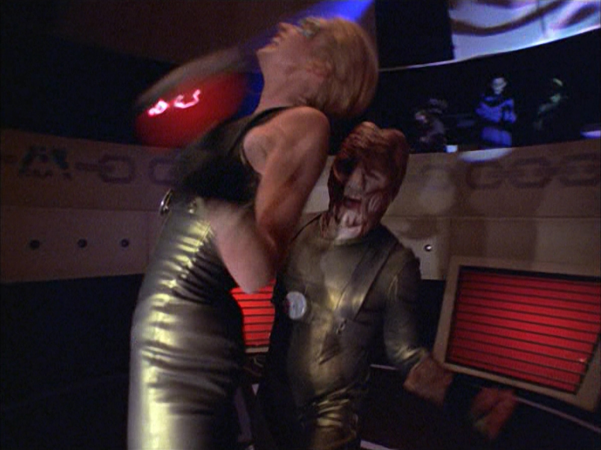 extant_StarTrek_VOY_6x15-Tsunkatse_02947.jpg
