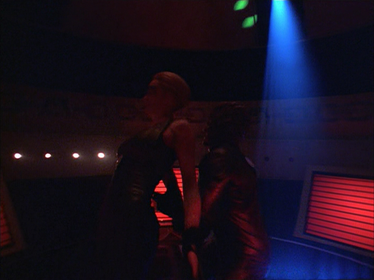 extant_StarTrek_VOY_6x15-Tsunkatse_02948.jpg