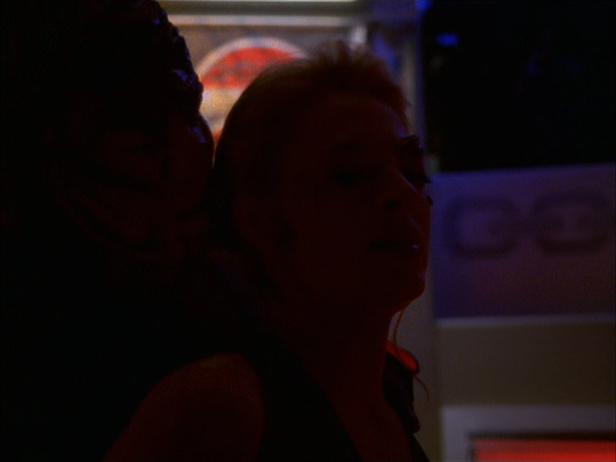 extant_StarTrek_VOY_6x15-Tsunkatse_02951.jpg
