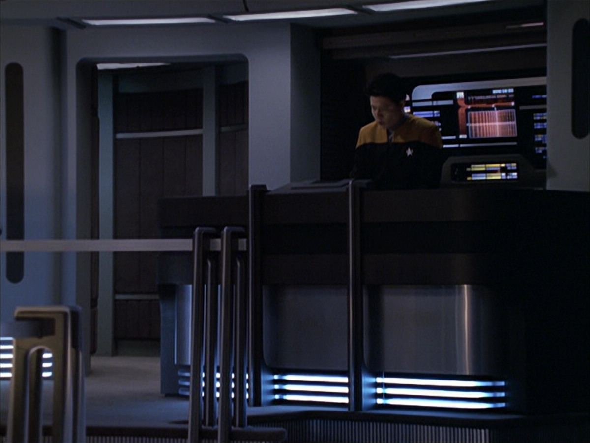 extant_StarTrek_VOY_6x15-Tsunkatse_02995.jpg