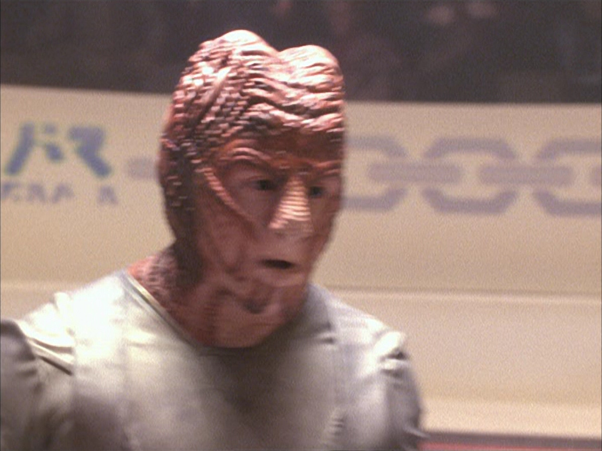 extant_StarTrek_VOY_6x15-Tsunkatse_03045.jpg