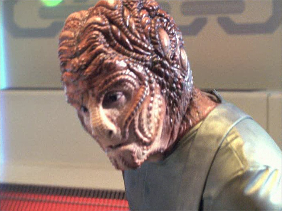 extant_StarTrek_VOY_6x15-Tsunkatse_03073.jpg