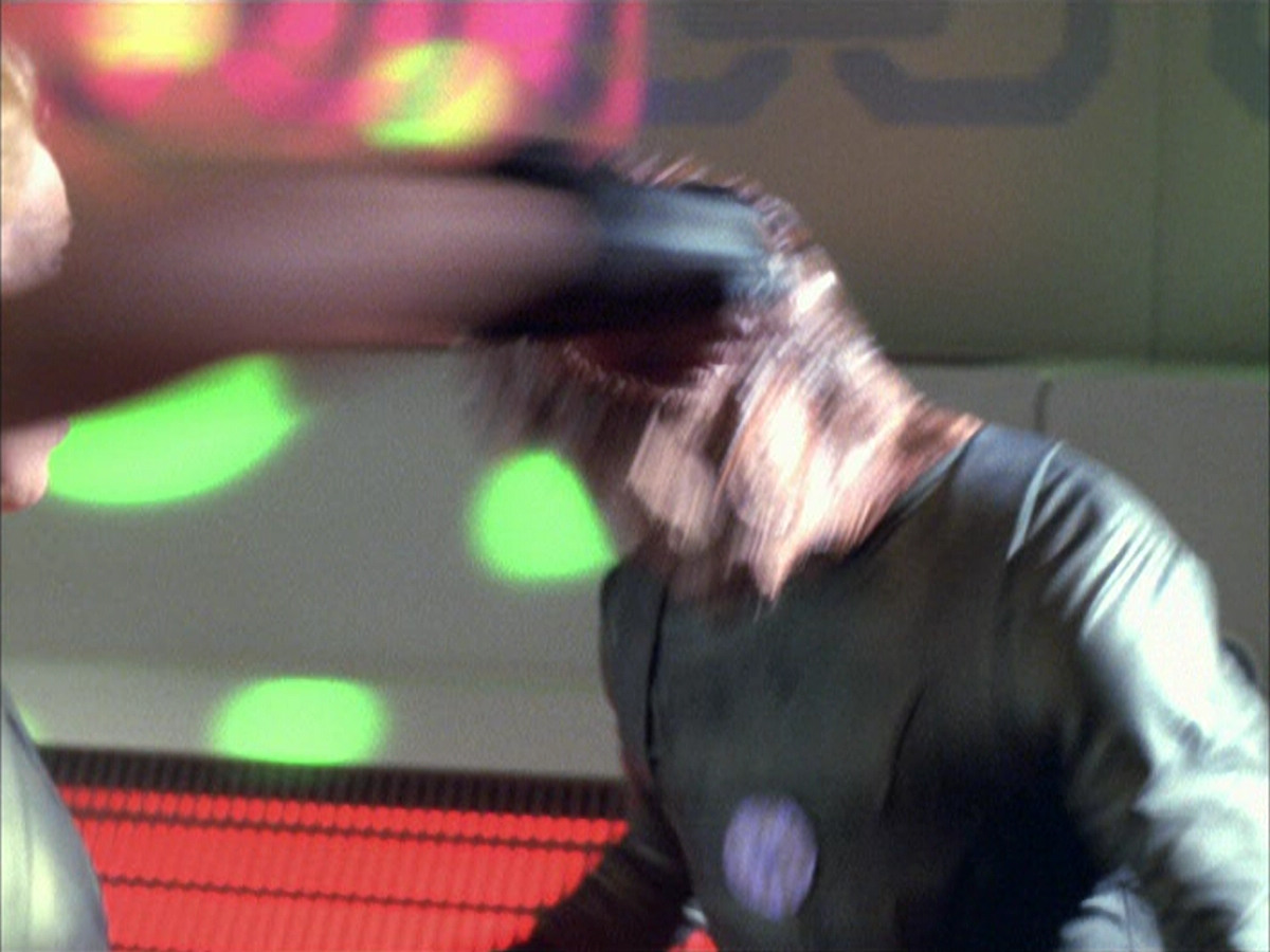 extant_StarTrek_VOY_6x15-Tsunkatse_03078.jpg