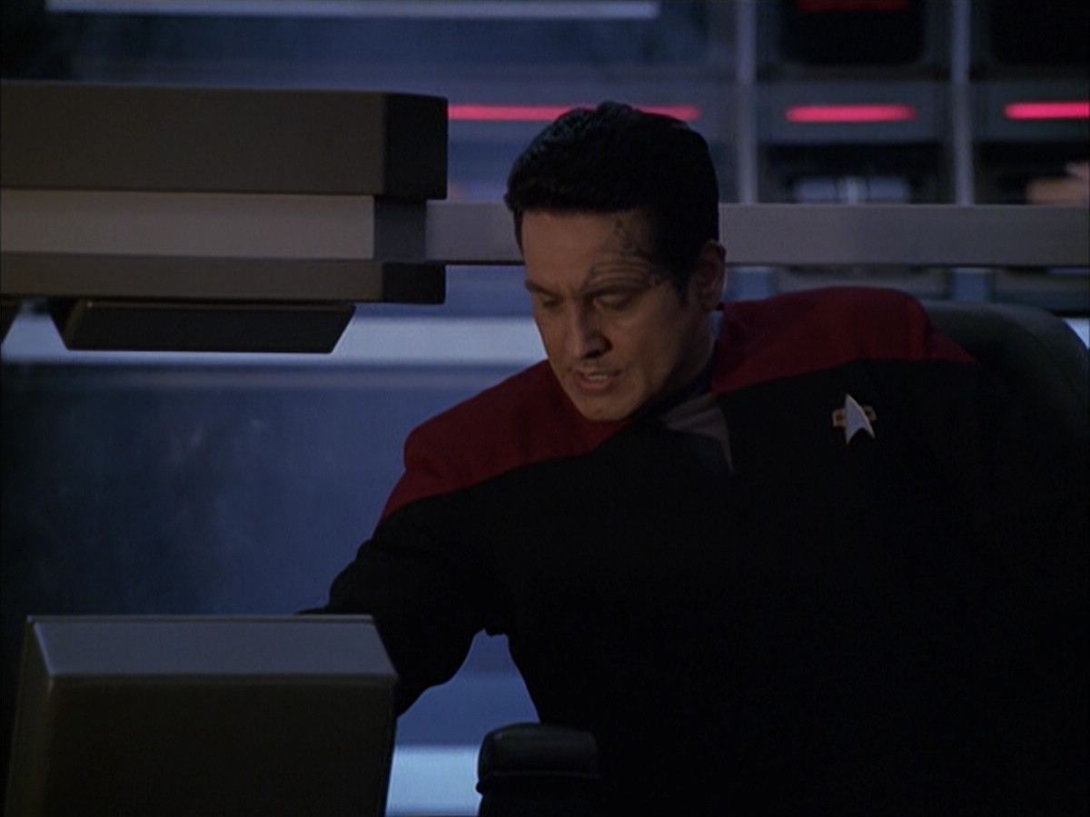 extant_StarTrek_VOY_6x15-Tsunkatse_03115.jpg