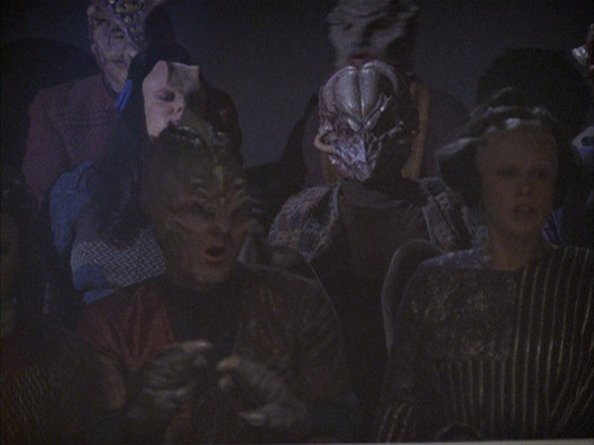 extant_StarTrek_VOY_6x15-Tsunkatse_03180.jpg