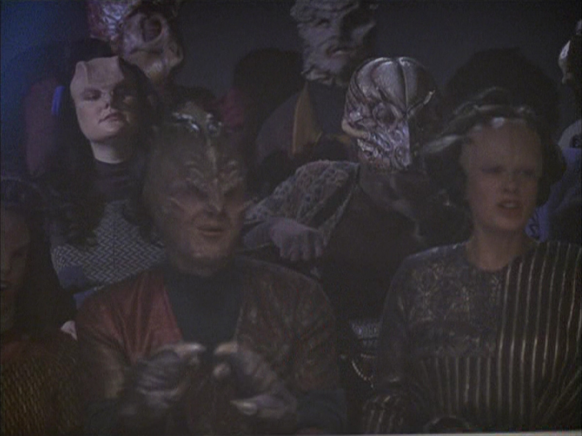 extant_StarTrek_VOY_6x15-Tsunkatse_03181.jpg