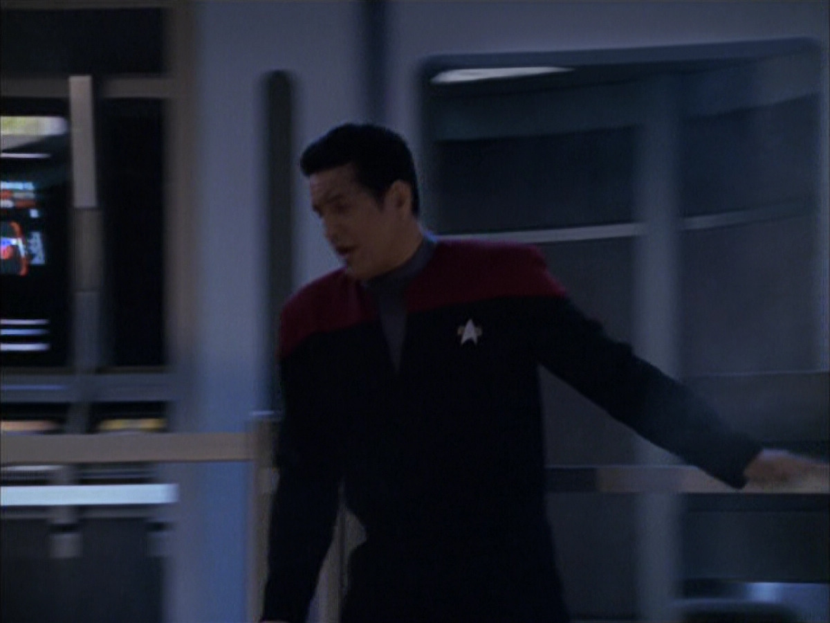 extant_StarTrek_VOY_6x15-Tsunkatse_03209.jpg