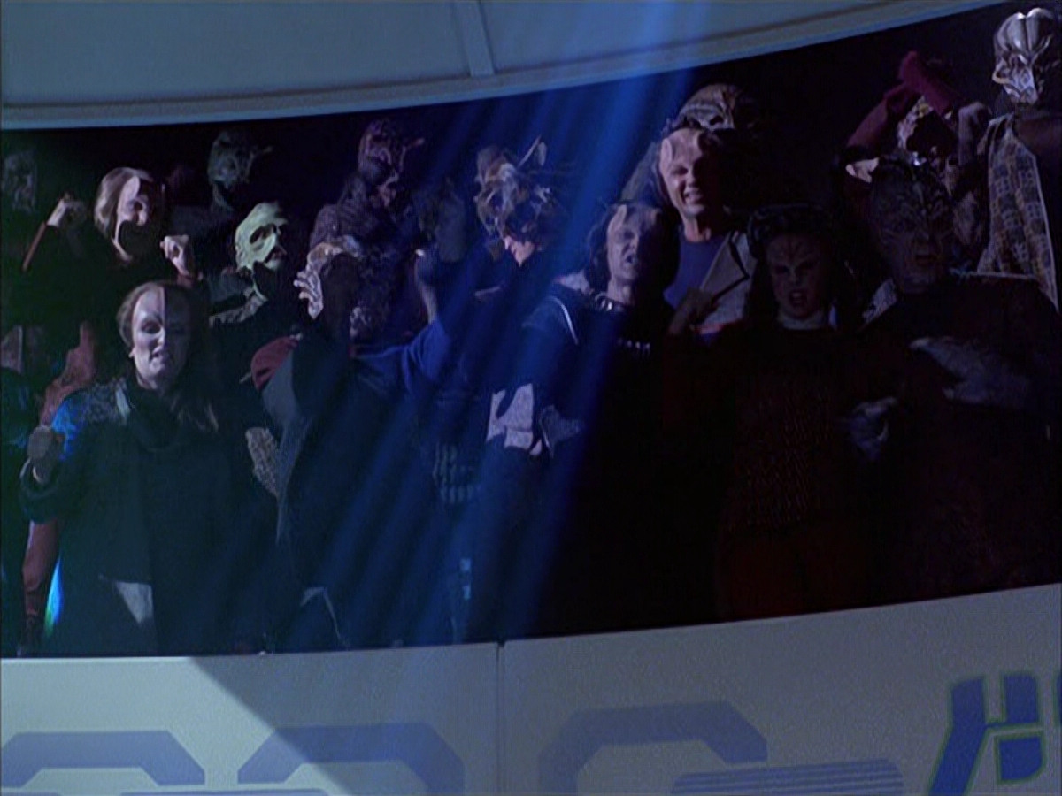extant_StarTrek_VOY_6x15-Tsunkatse_03243.jpg