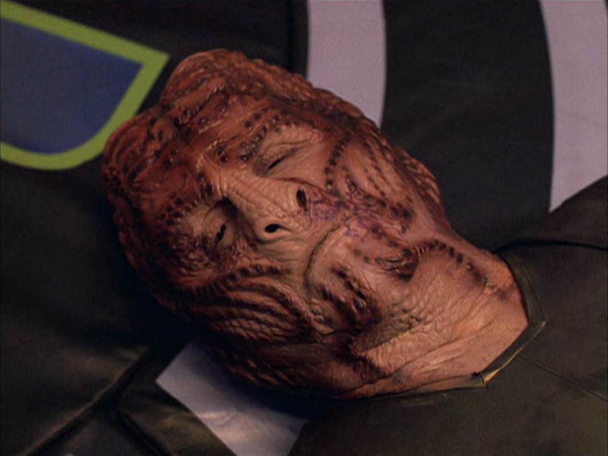 extant_StarTrek_VOY_6x15-Tsunkatse_03257.jpg