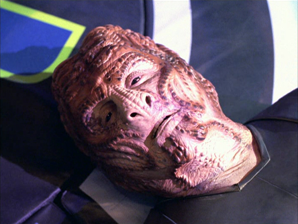 extant_StarTrek_VOY_6x15-Tsunkatse_03258.jpg