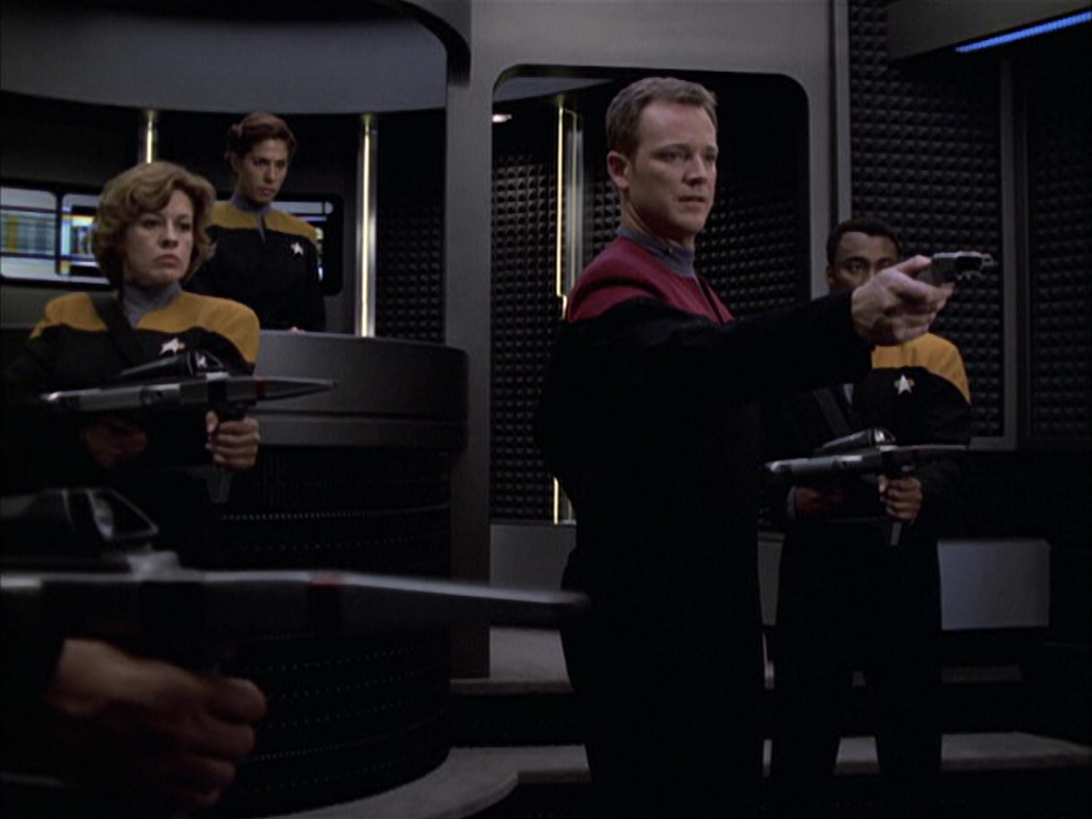 extant_StarTrek_VOY_6x15-Tsunkatse_03271.jpg
