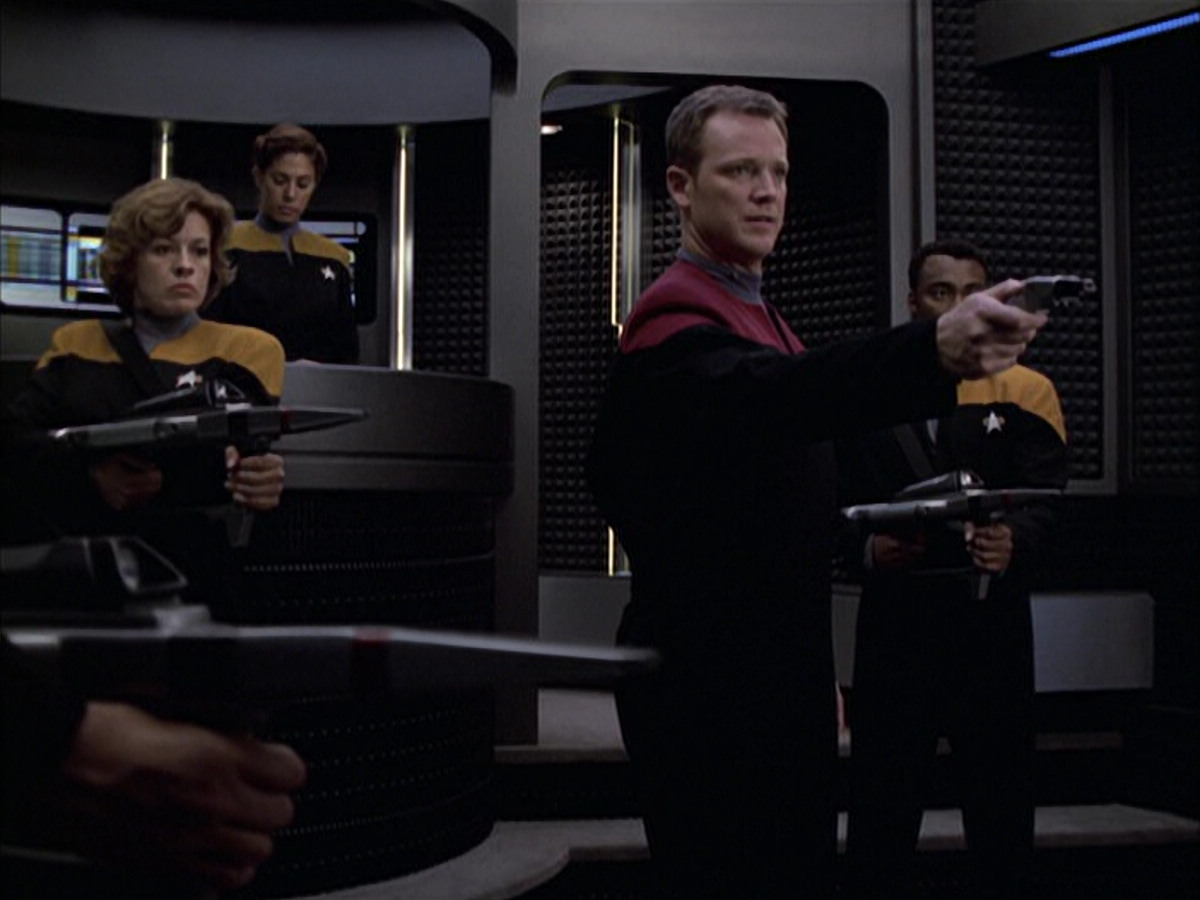 extant_StarTrek_VOY_6x15-Tsunkatse_03272.jpg