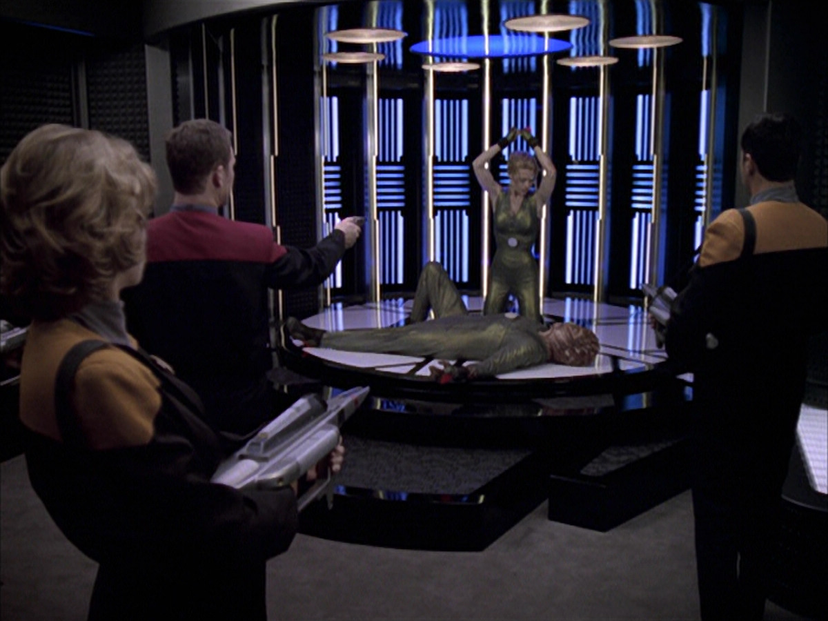 extant_StarTrek_VOY_6x15-Tsunkatse_03276.jpg