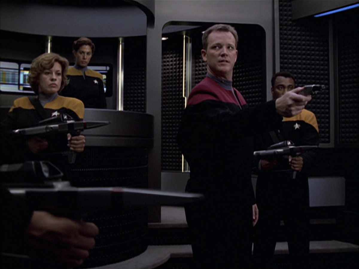extant_StarTrek_VOY_6x15-Tsunkatse_03291.jpg