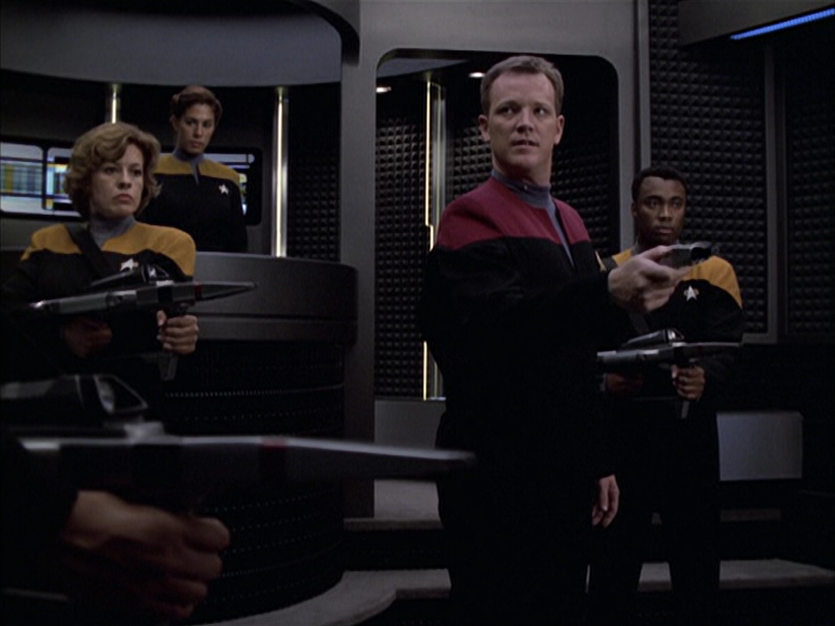 extant_StarTrek_VOY_6x15-Tsunkatse_03292.jpg