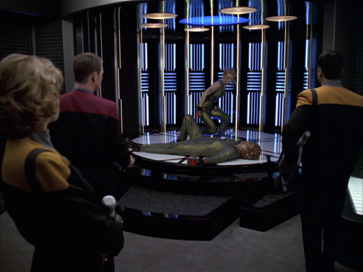 extant_StarTrek_VOY_6x15-Tsunkatse_03297.jpg