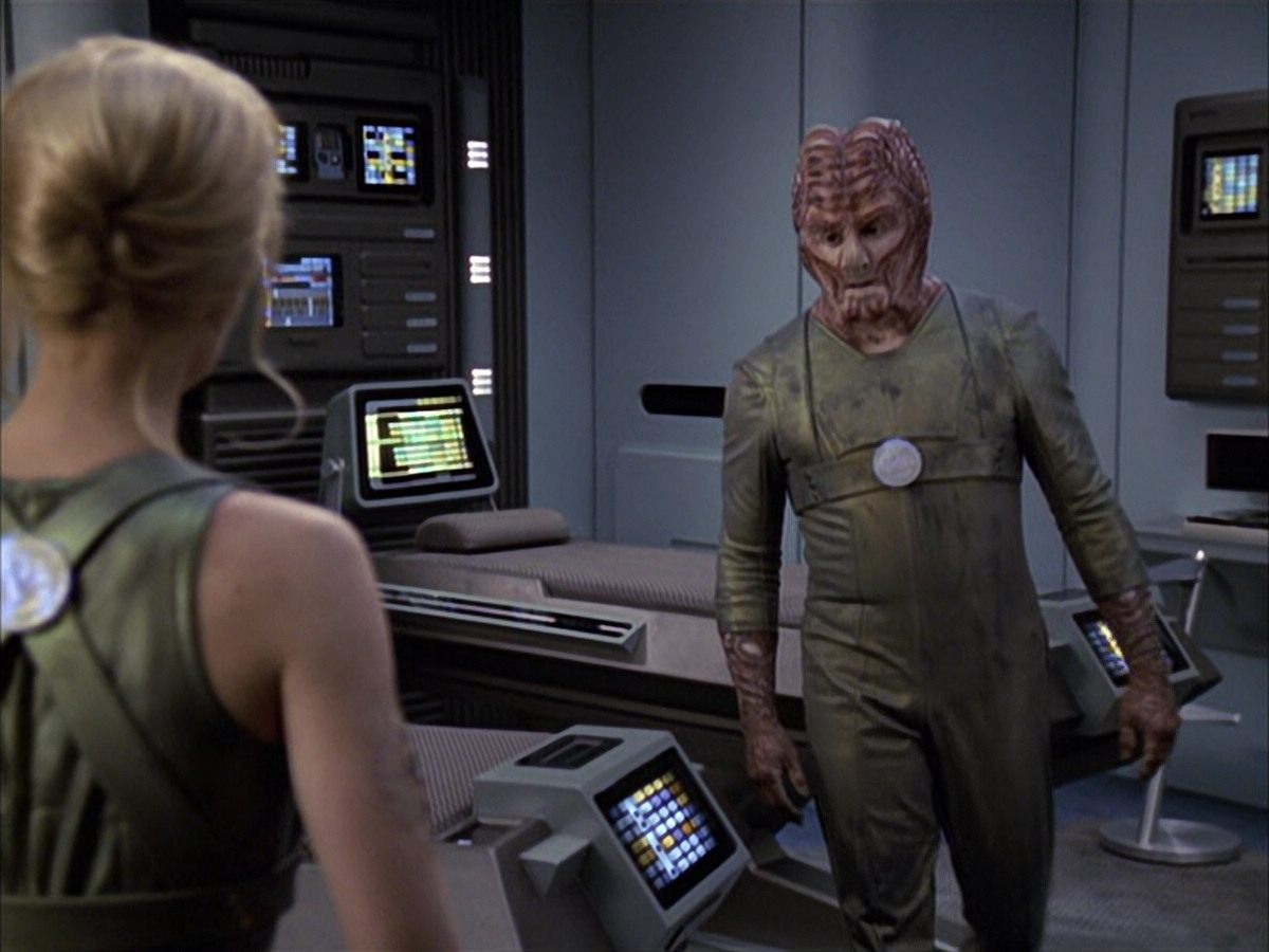 extant_StarTrek_VOY_6x15-Tsunkatse_03380.jpg