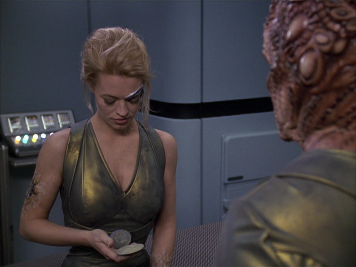 extant_StarTrek_VOY_6x15-Tsunkatse_03396.jpg