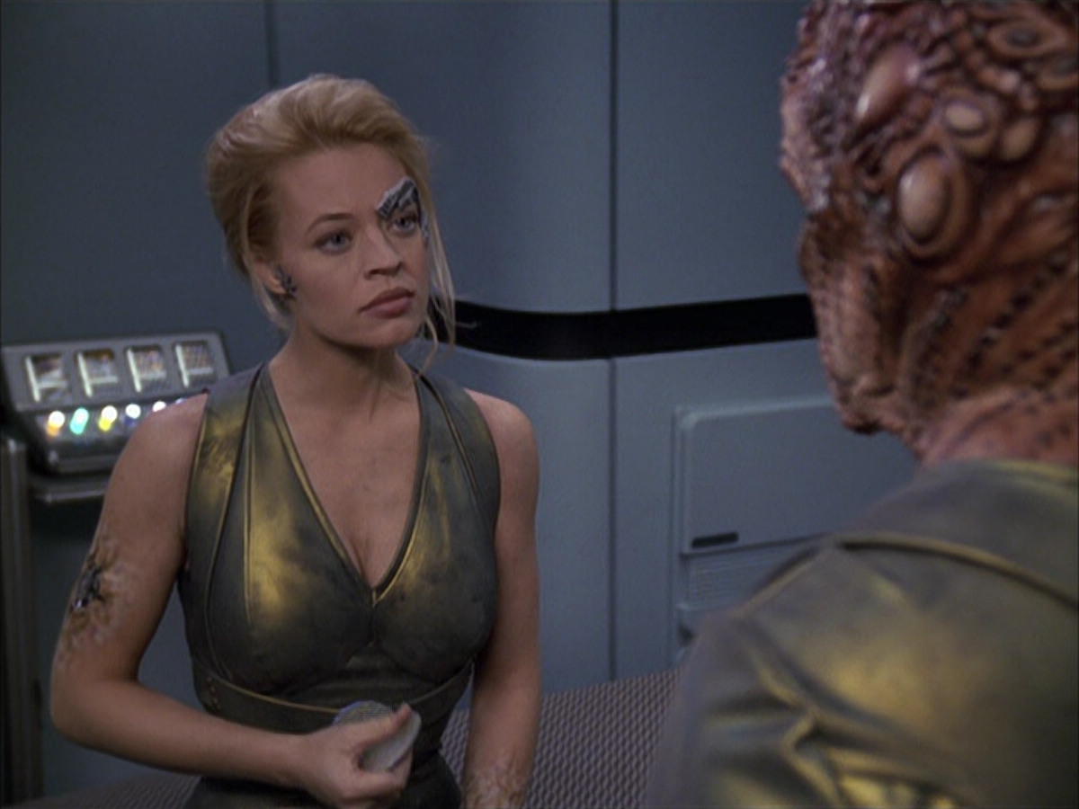 extant_StarTrek_VOY_6x15-Tsunkatse_03398.jpg