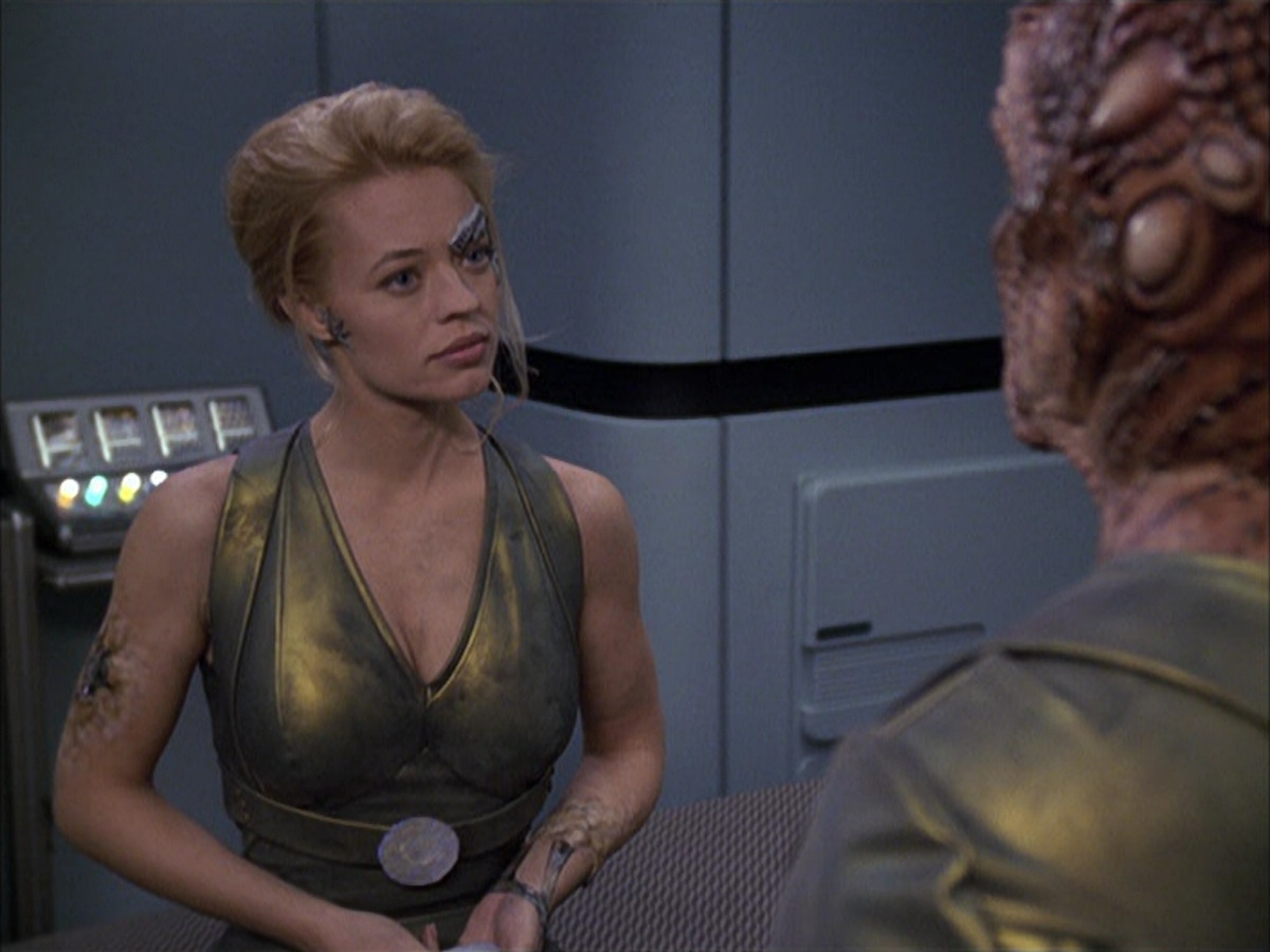 extant_StarTrek_VOY_6x15-Tsunkatse_03411.jpg