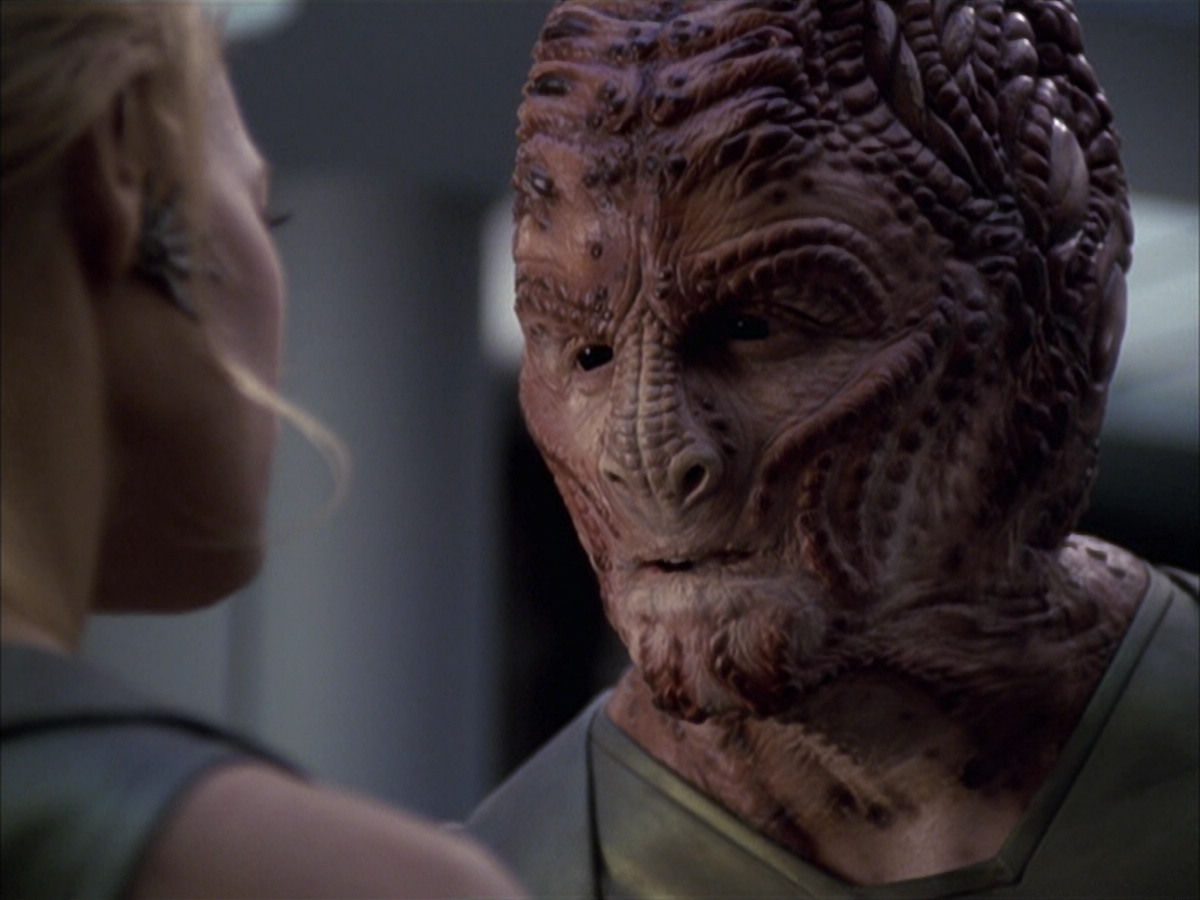 extant_StarTrek_VOY_6x15-Tsunkatse_03424.jpg
